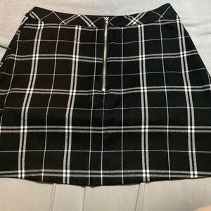 H&M- Divided- checkered skirt